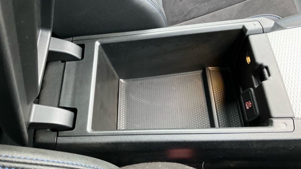 Used BMW i4 2023 for sale - 76861784: Photo 46