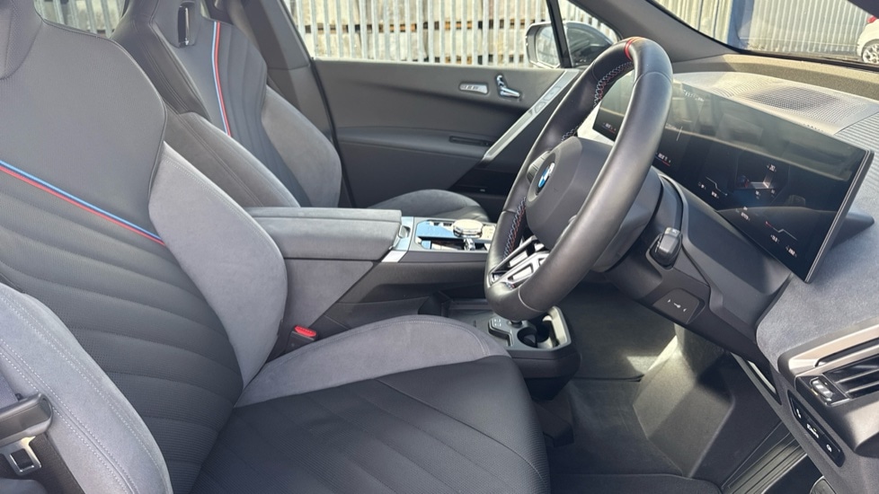 Used BMW iX 2025 for sale - 76037785: Photo 11