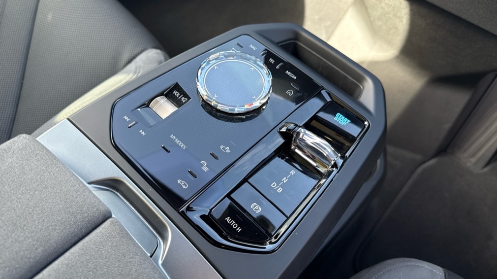 Used BMW iX 2025 for sale - 76037785: Photo 19