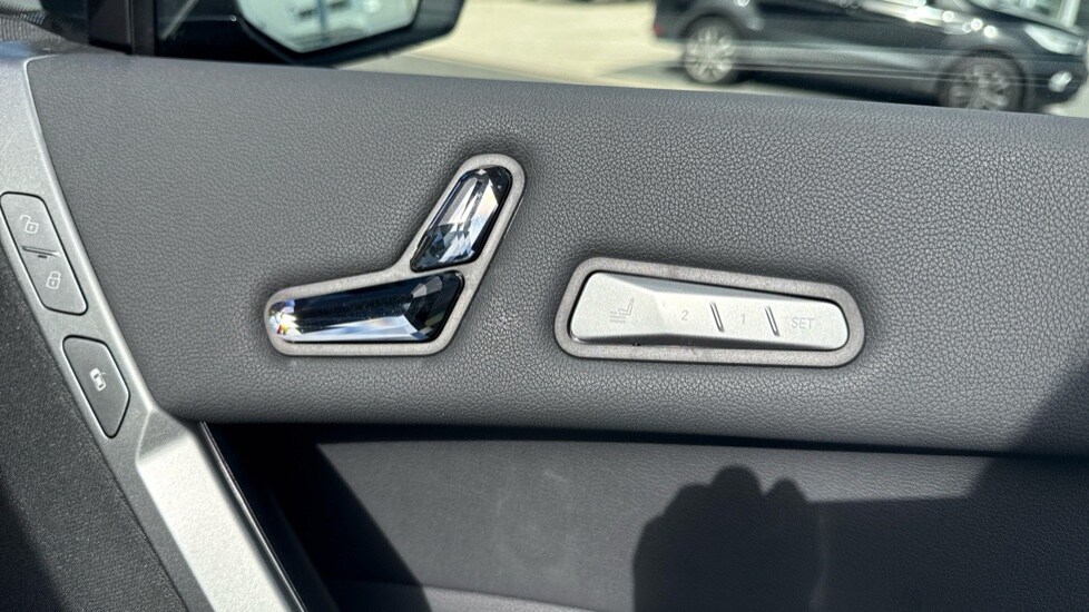 Used BMW iX 2025 for sale - 76037785: Photo 35