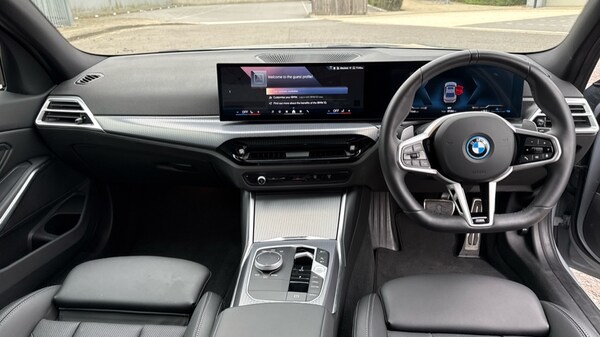Used BMW 3 Series 2025 for sale - 76244535: Photo 4