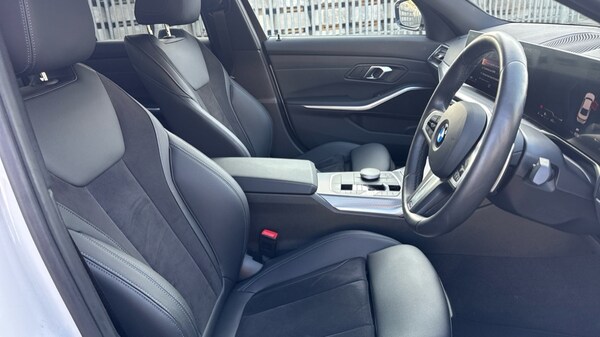 Used BMW 3 Series 2025 for sale - 76312370: Photo 11