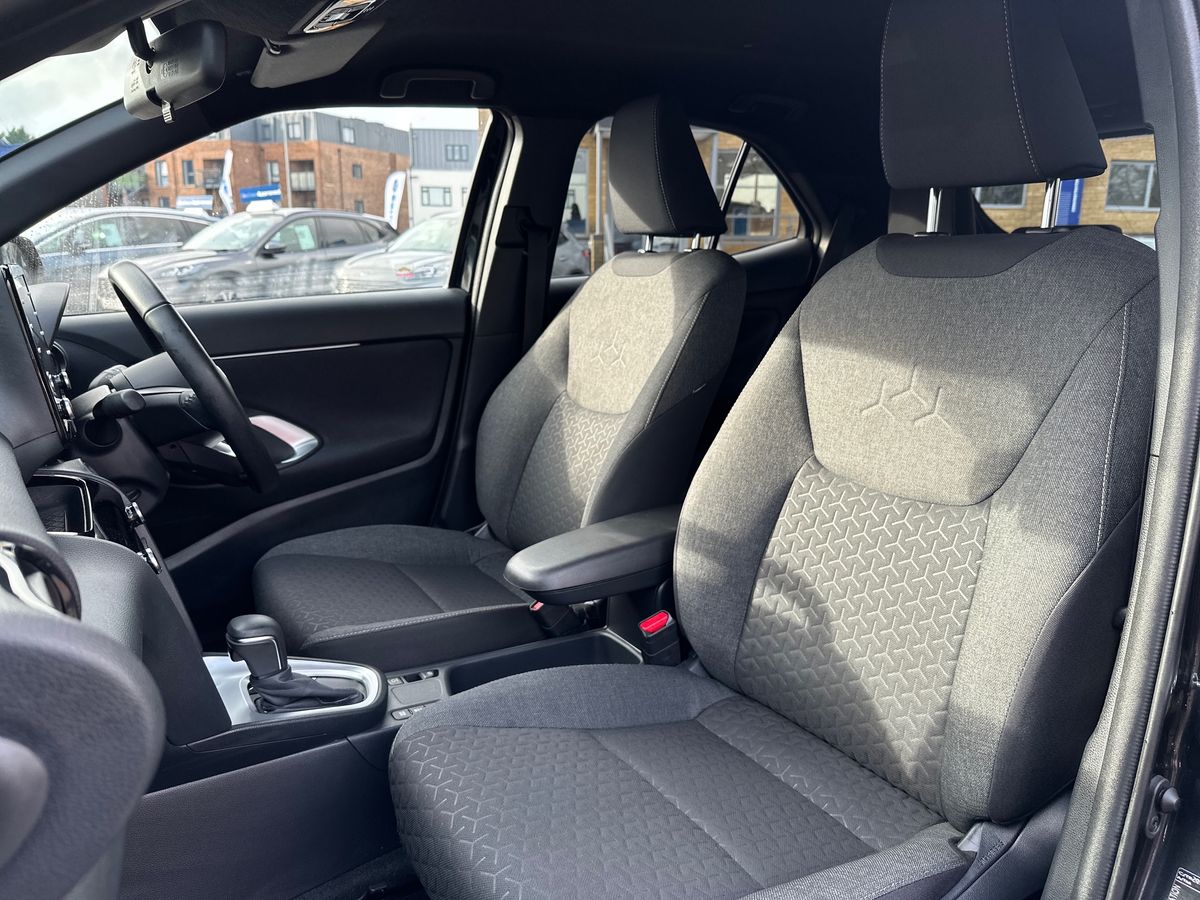 Used Toyota Yaris Cross 2023 for sale - 77499625: Photo 13