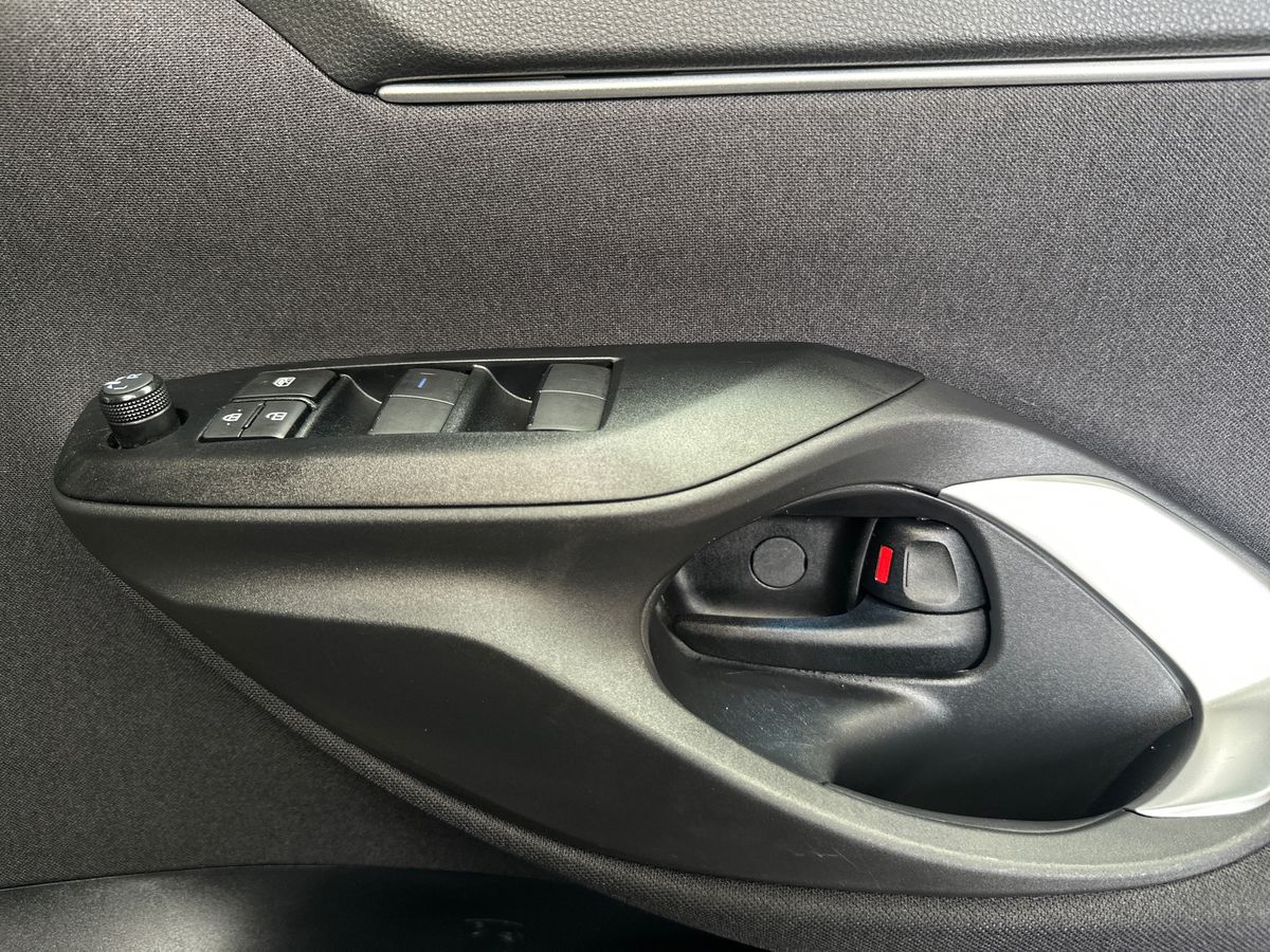 Used Toyota Yaris Cross 2023 for sale - 77499625: Photo 25