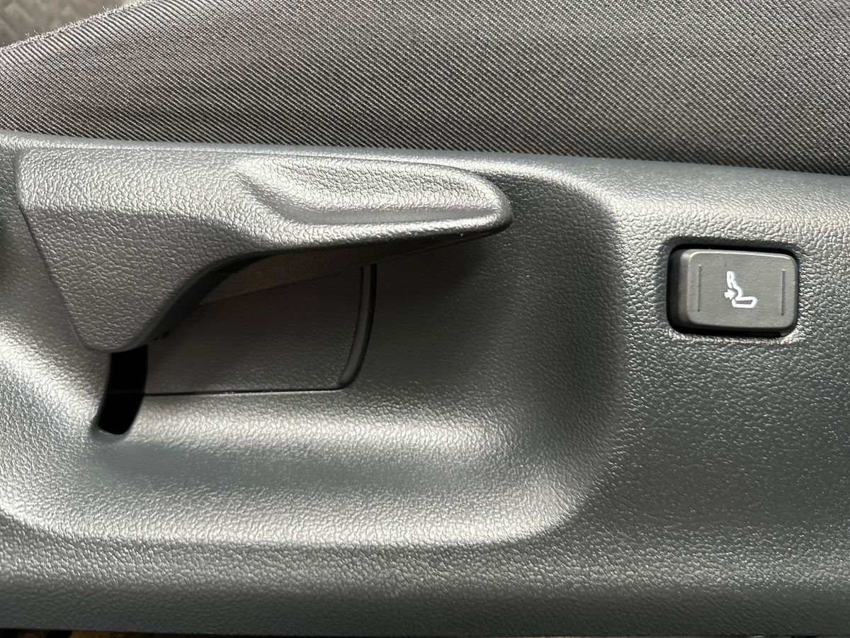 Used Toyota Yaris Cross 2023 for sale - 77499625: Photo 30