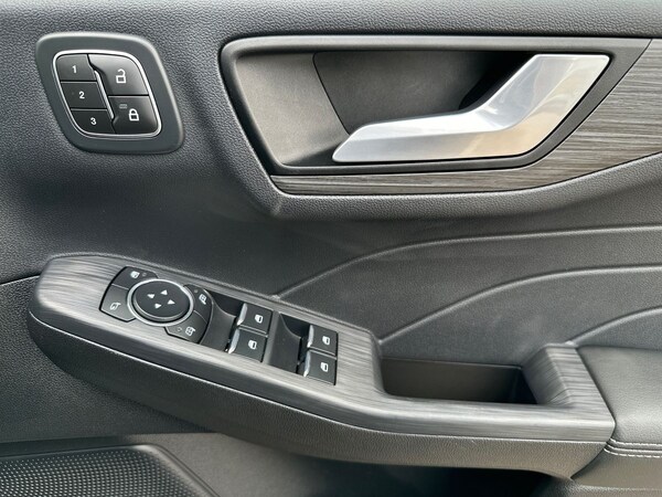 Used Ford Kuga 2024 for sale - 75649590: Photo 25