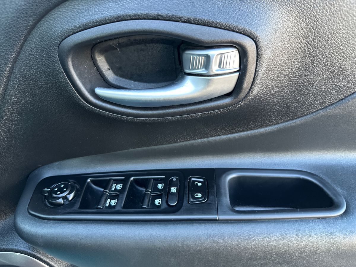 Used Jeep Renegade 2022 for sale - 77726068: Photo 25