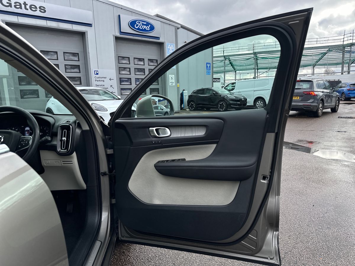 Used Volvo XC40 2022 for sale - 77710939: Photo 35