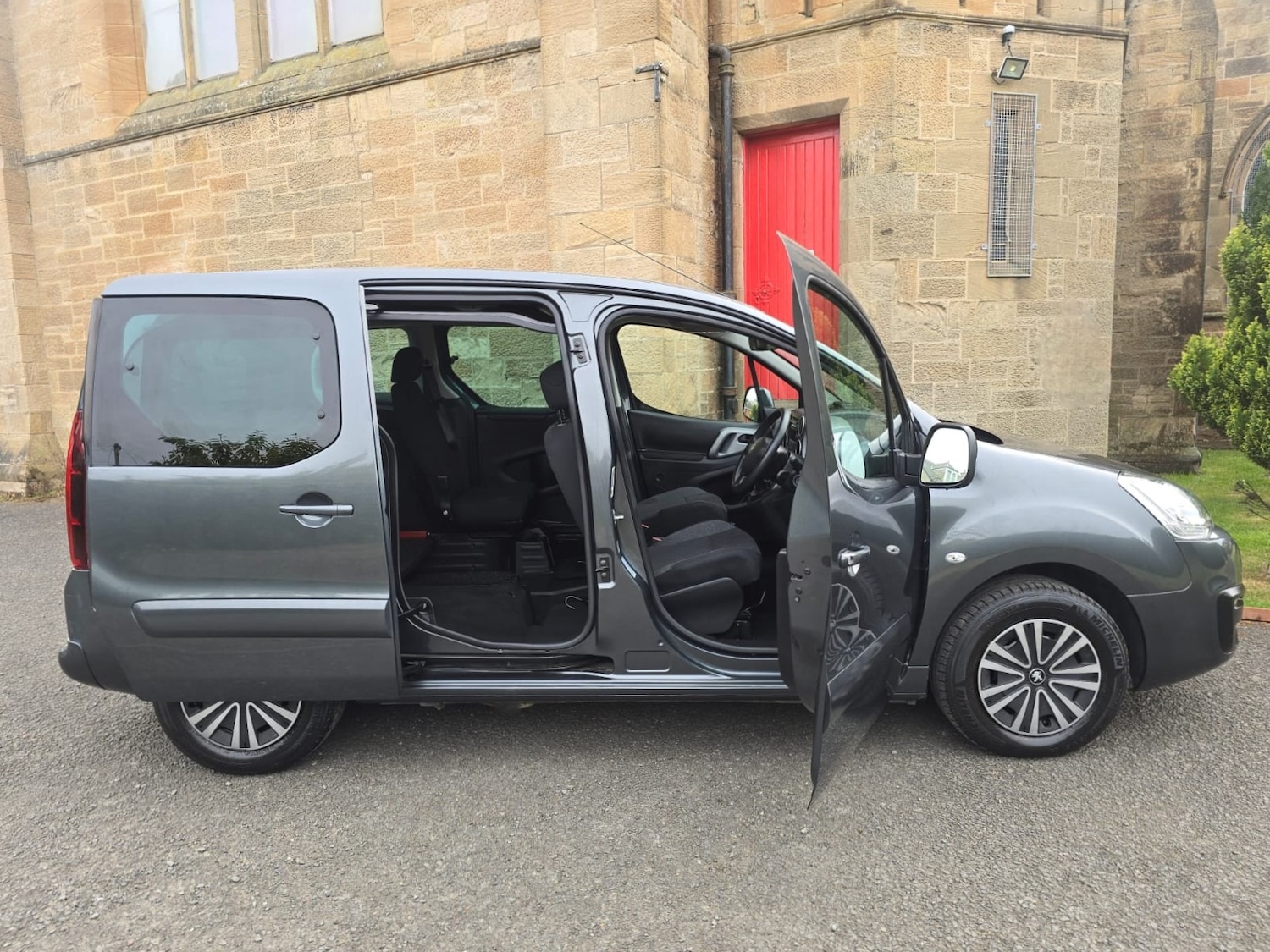 Used Peugeot Partner Tepee 2016 for sale - 77337036: Photo 11