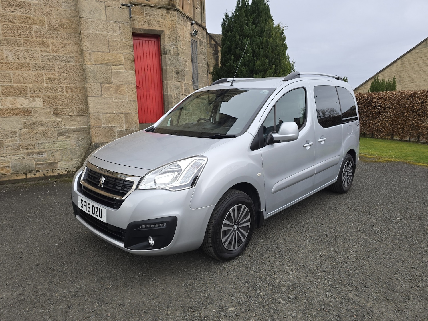 Used Peugeot Partner Tepee 2016 for sale - 78078136: Photo 2