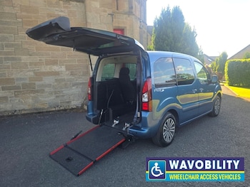 2017 (17) - 1.6 VTi 98 Active = Wheelchair Accessible Vehicle 5-Door