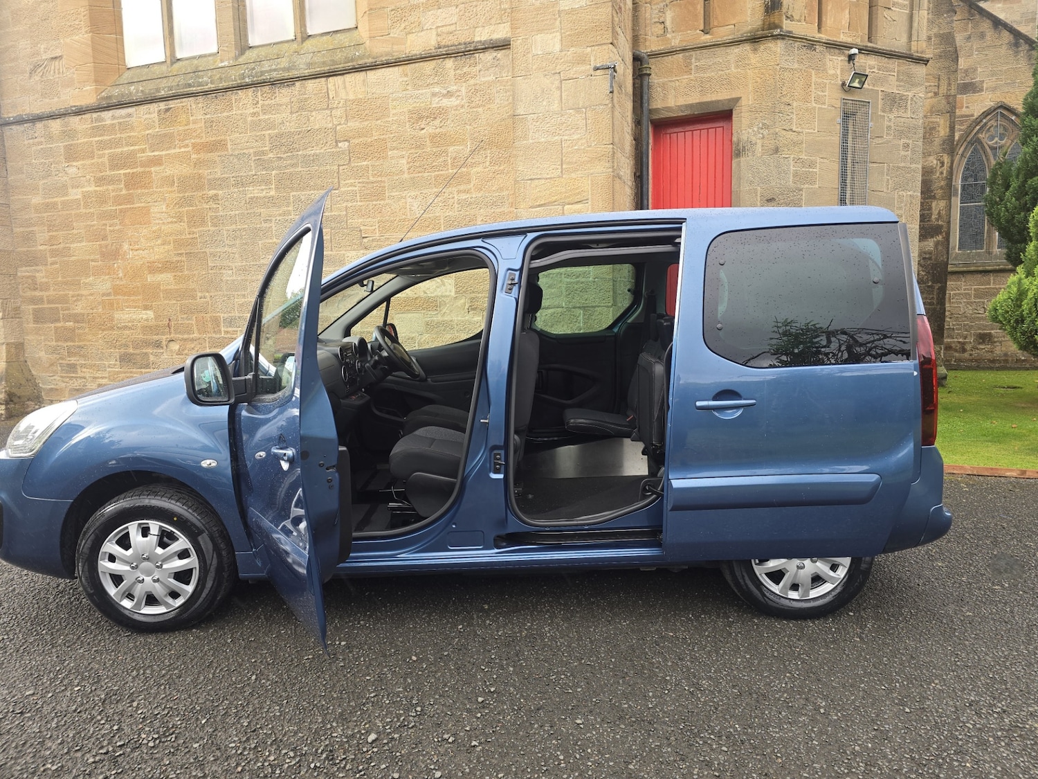 Used Peugeot Partner Tepee 2017 for sale - 75923232: Photo 14