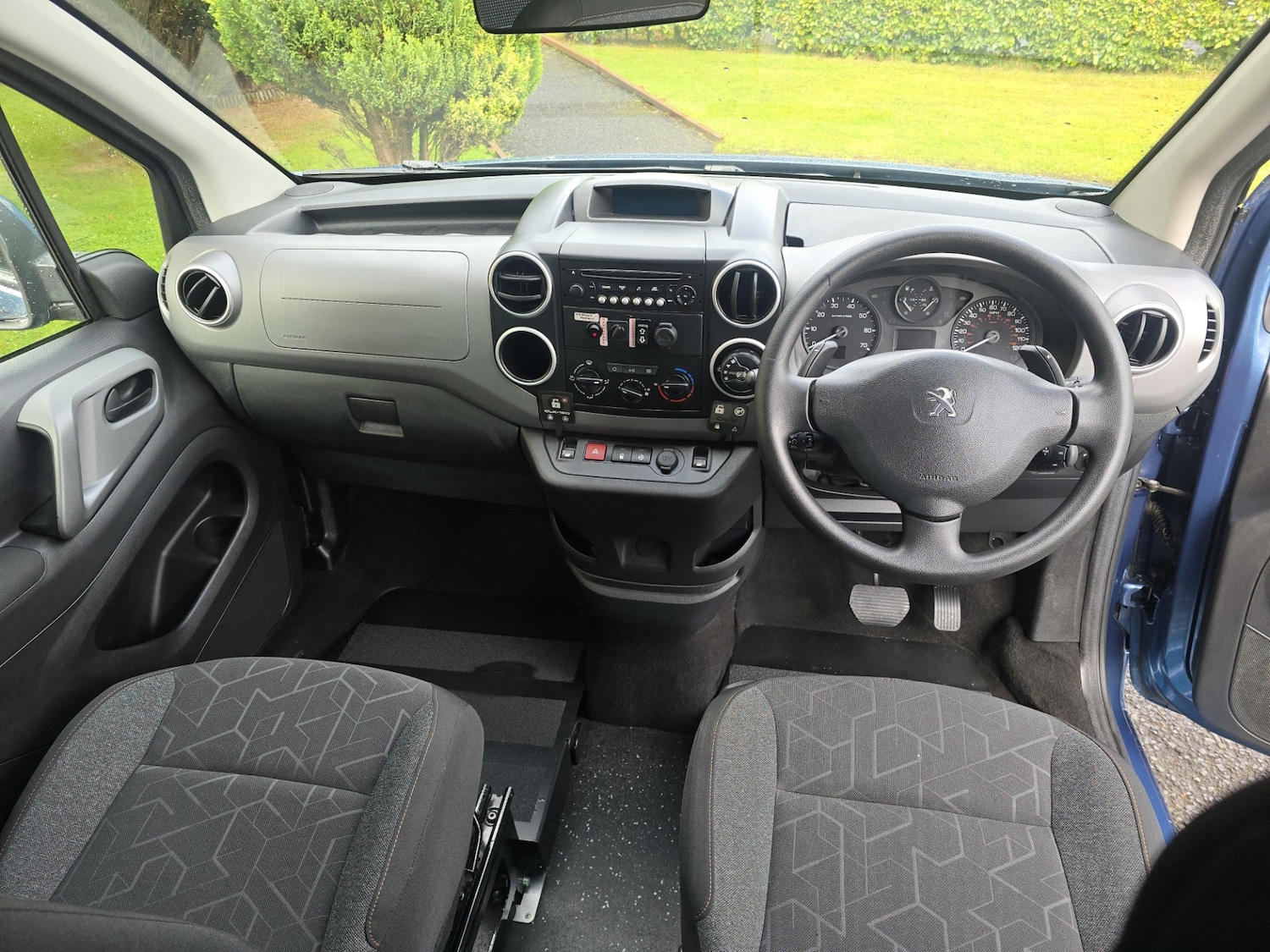 Used Peugeot Partner Tepee 2017 for sale - 75923232: Photo 20