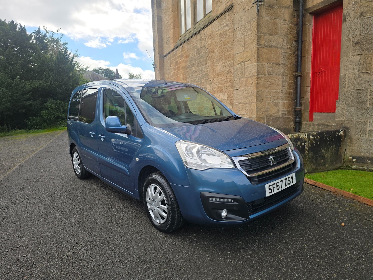 Used Peugeot Partner Tepee 2017 for sale - 75923232: Photo 3