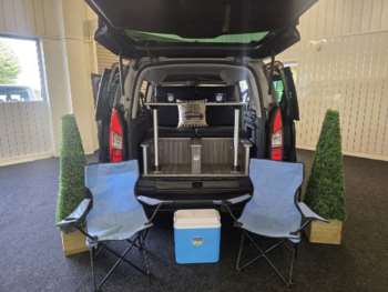 2015 (65) - 1.6 e-HDi 90 XTR Automatic = 3 In 1 Micro Camper 5-Door