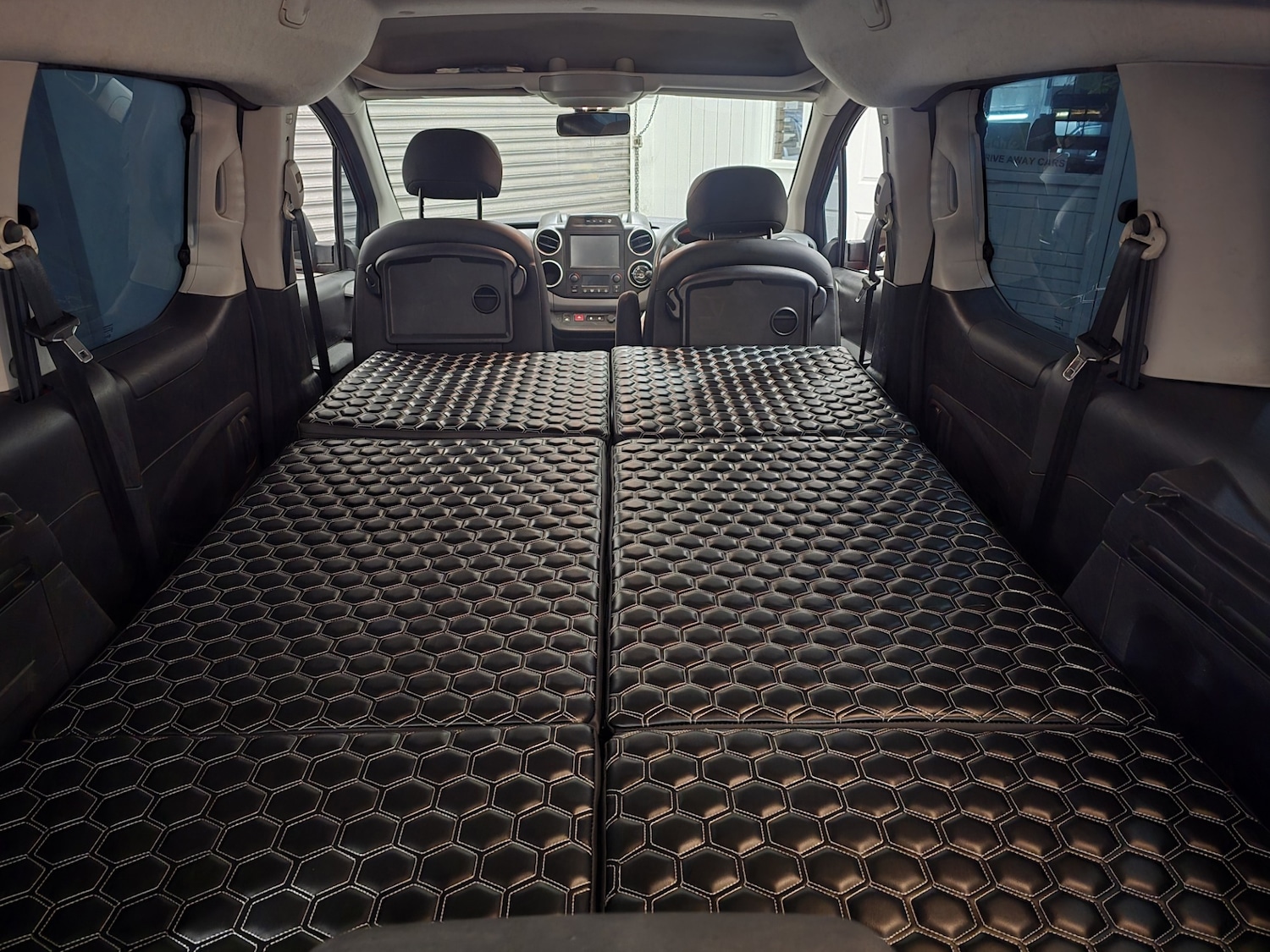 Used Peugeot Partner Tepee 2018 for sale - 77014000: Photo 17