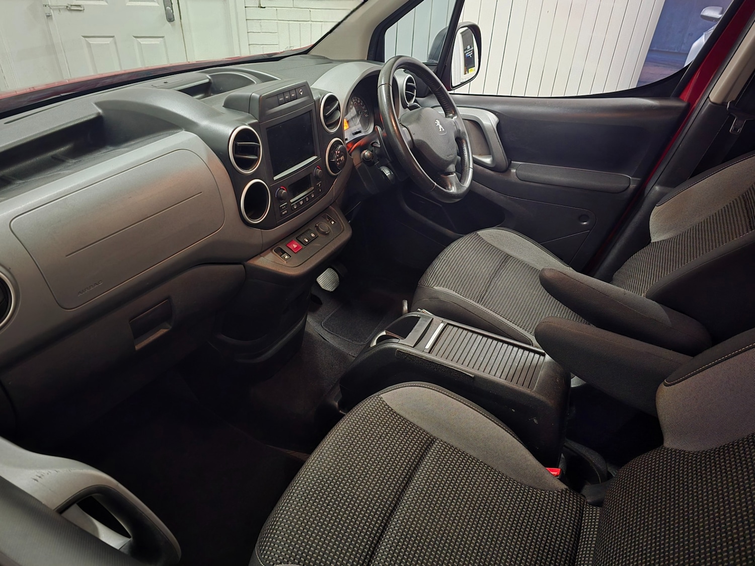 Used Peugeot Partner Tepee 2018 for sale - 77014000: Photo 30