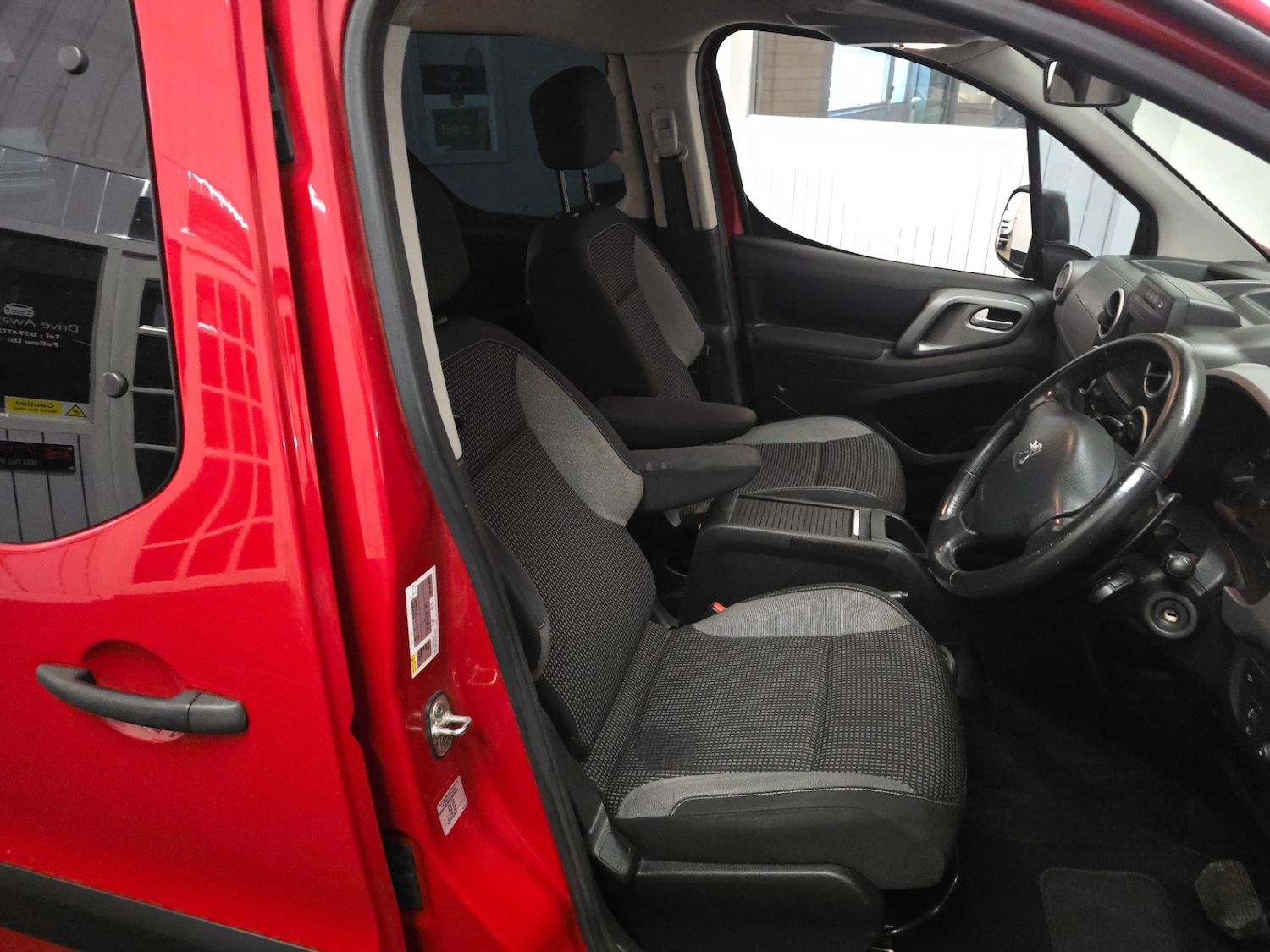 Used Peugeot Partner Tepee 2018 for sale - 77014000: Photo 31