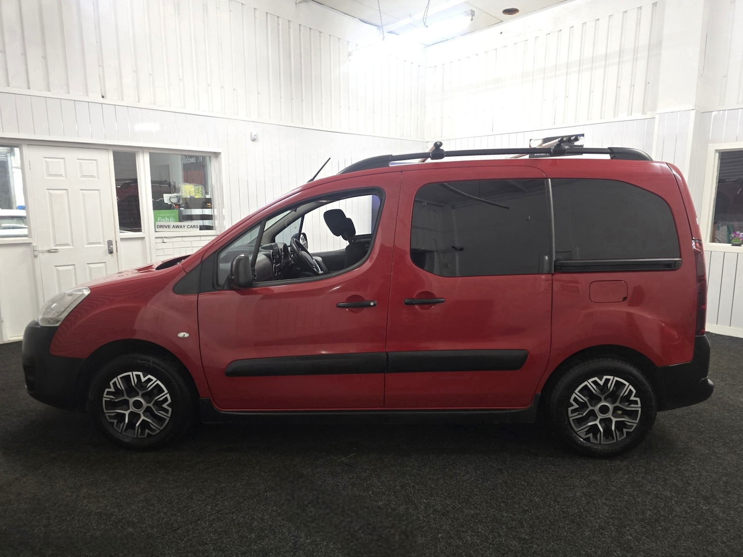 Used Peugeot Partner Tepee 2018 for sale - 77014000: Photo 5