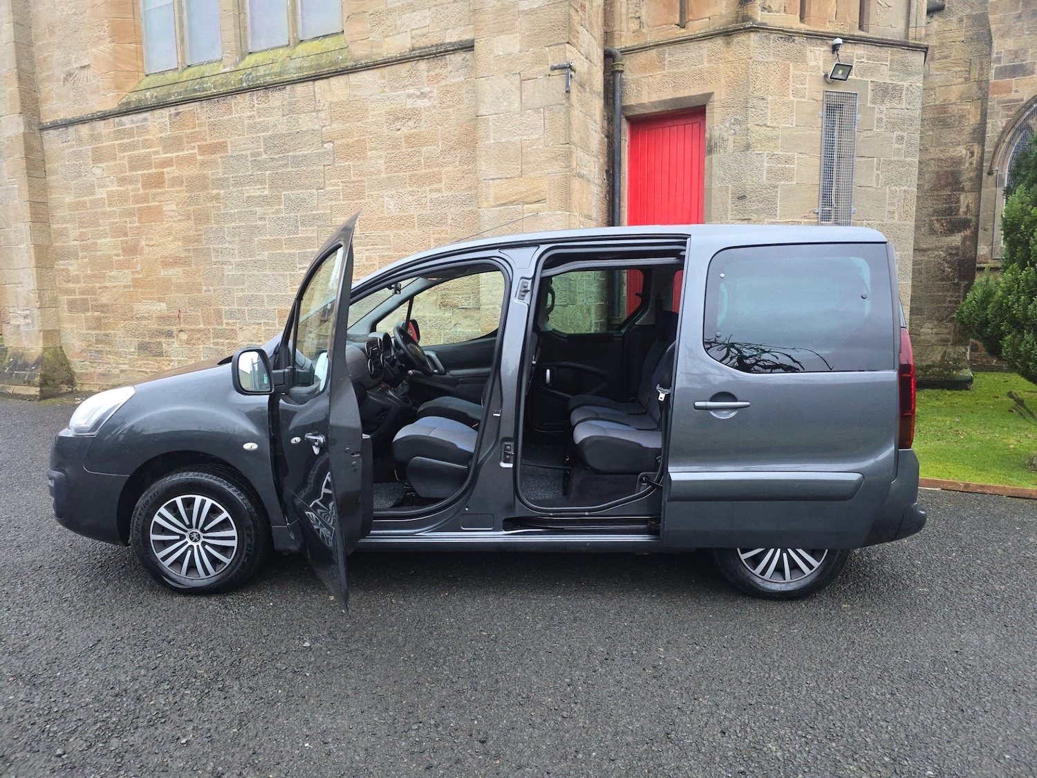 Used Peugeot Partner Tepee 2016 for sale - 77681557: Photo 8