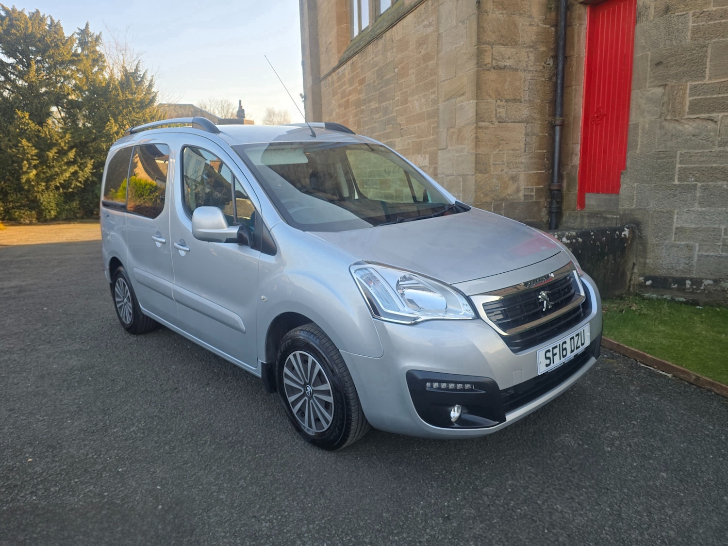 Used Peugeot Partner Tepee 2016 for sale - 77750239: Photo 3