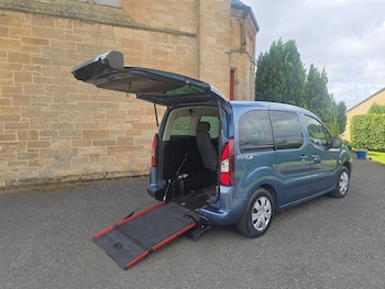 2016 (65) - 1.6 VTi 98 Active = Wheelchair Accessible Vehicle / Wav 5-Door