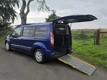 Used Ford Grand Tourneo Connect 2017 for sale - 79815110: Photo