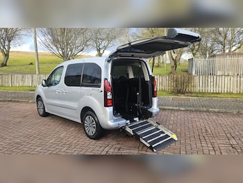 Used Peugeot Partner Tepee 2015 for sale - 78243189: Photo