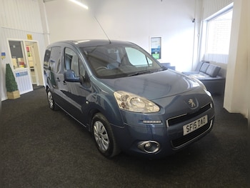 Used Peugeot Partner Tepee 2015 for sale - 79537941: Photo