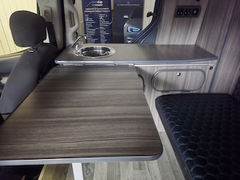 Used Peugeot Partner Tepee 2015 for sale - 79537941: Photo