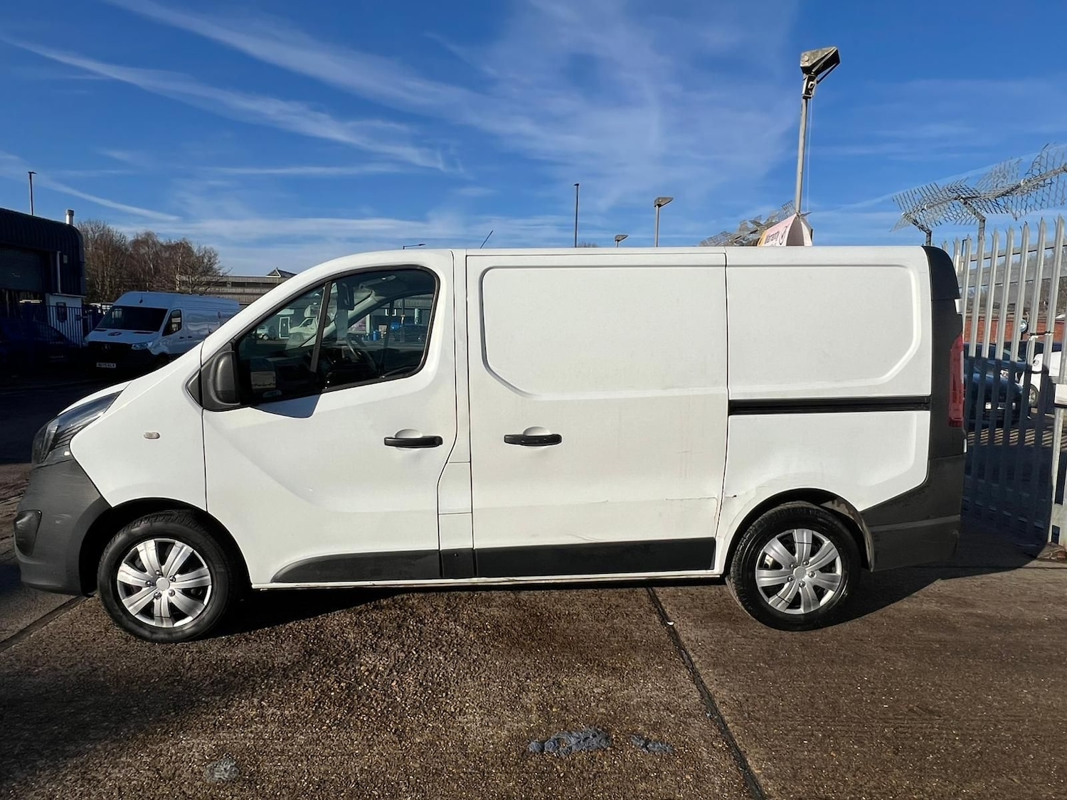 Used Vauxhall Vivaro 2016 for sale - 77205818: Photo 8