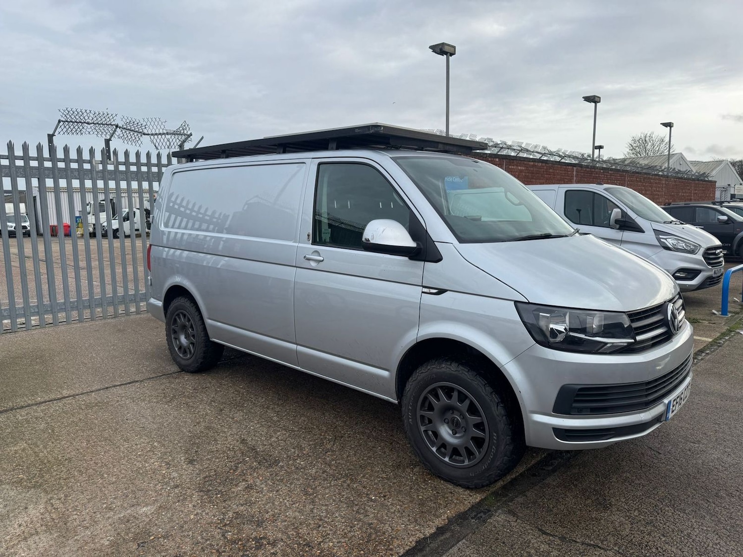 Used Volkswagen Transporter 2016 for sale - 76901634: Photo 1