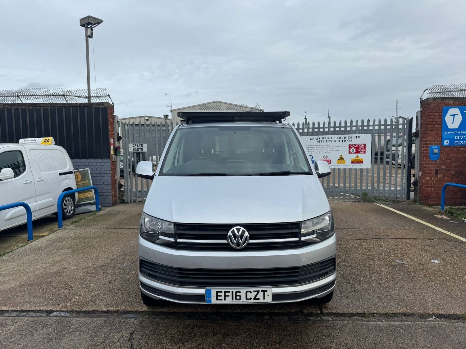 Used Volkswagen Transporter 2016 for sale - 76901634: Photo 2