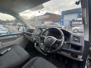 Used Volkswagen Transporter 2016 for sale - 76901634: Photo