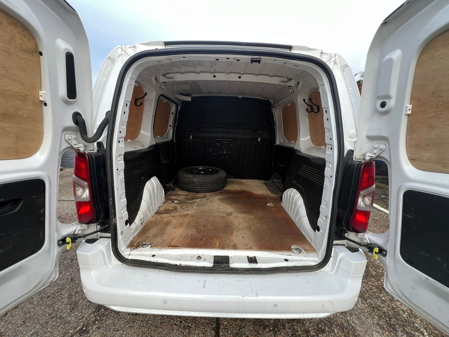 Used Peugeot Partner 2021 for sale - 77205817: Photo 28