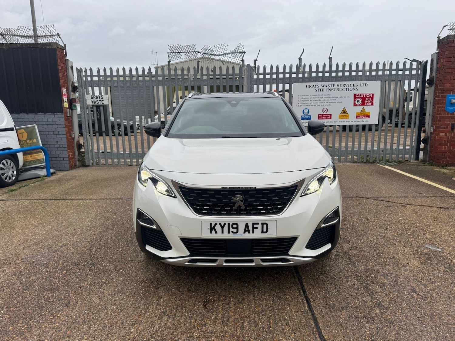 Used Peugeot 3008 2019 for sale - 76901636: Photo 2