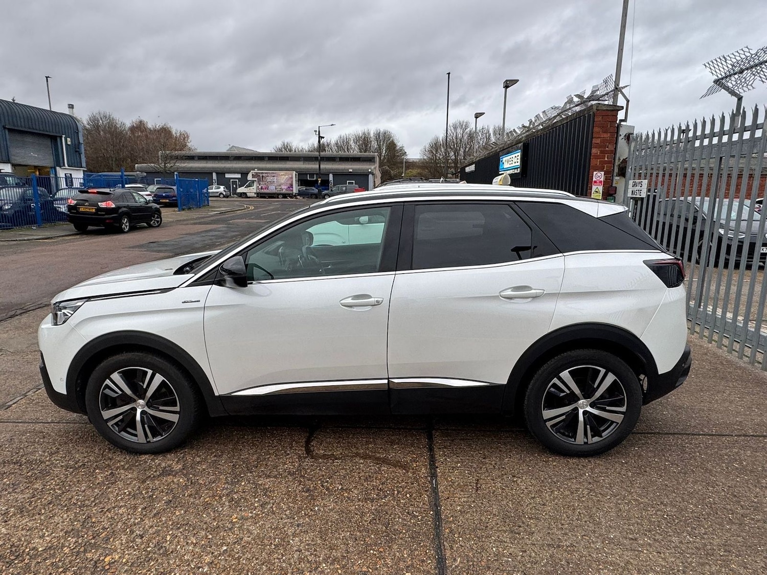Used Peugeot 3008 2019 for sale - 76901636: Photo 9