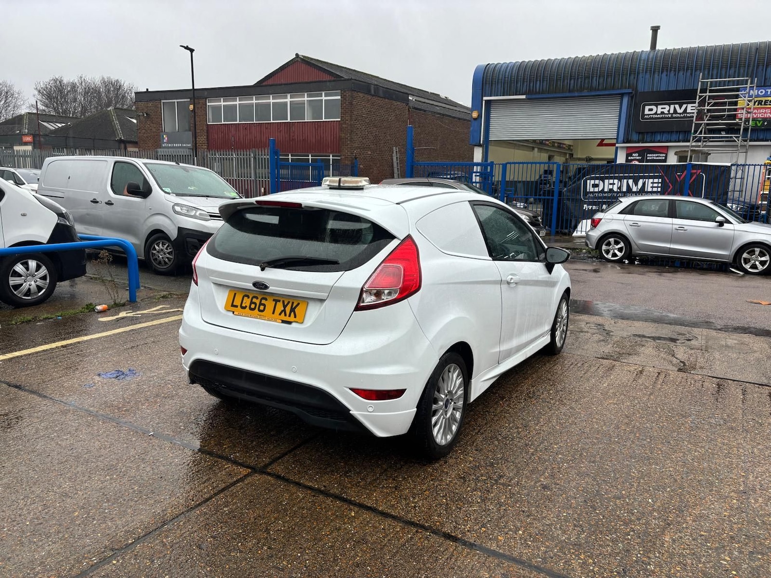 Used Ford Fiesta 2016 for sale - 77205820: Photo 6