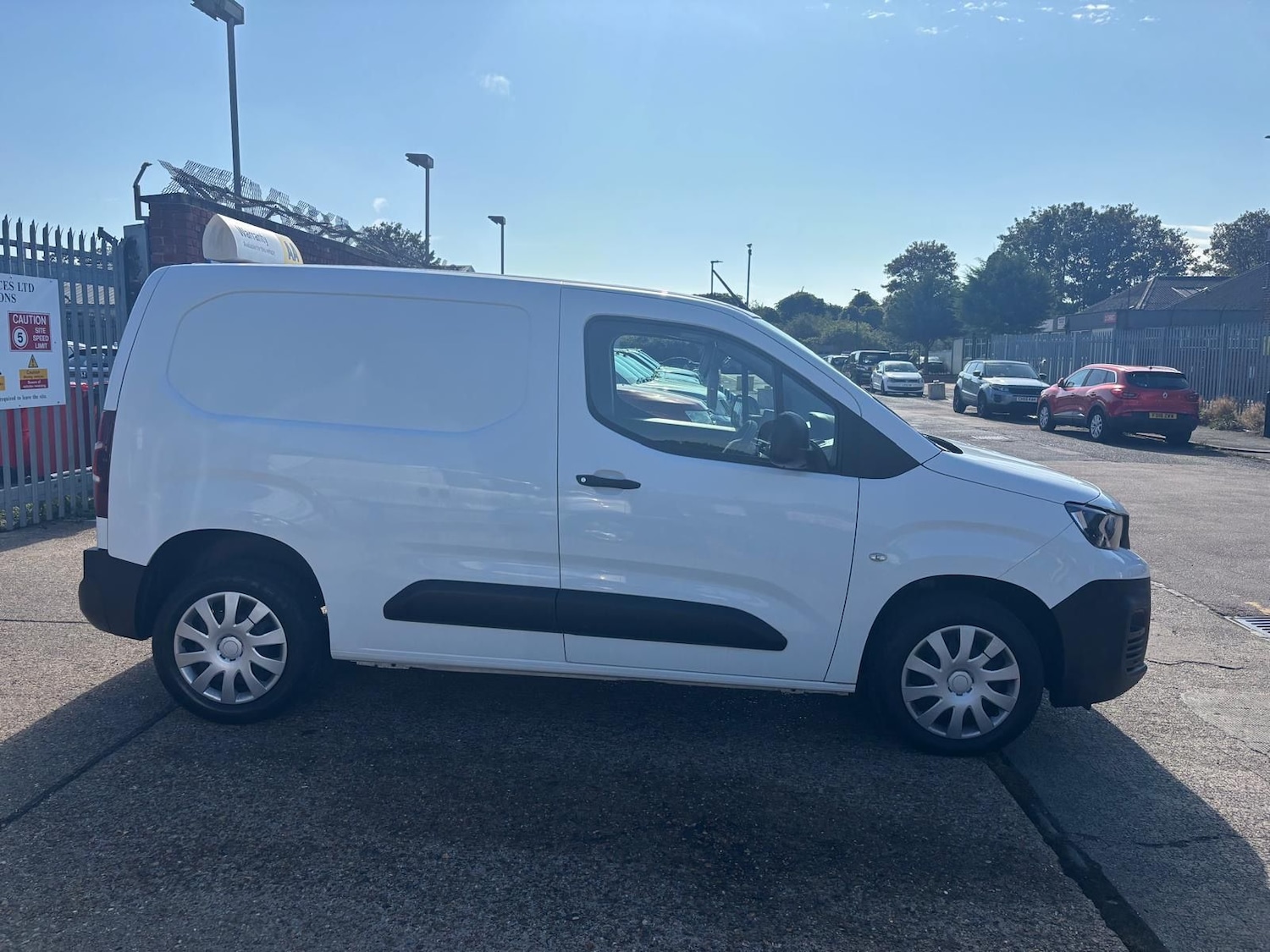 Used Peugeot Partner 2020 for sale - 76086551: Photo 11