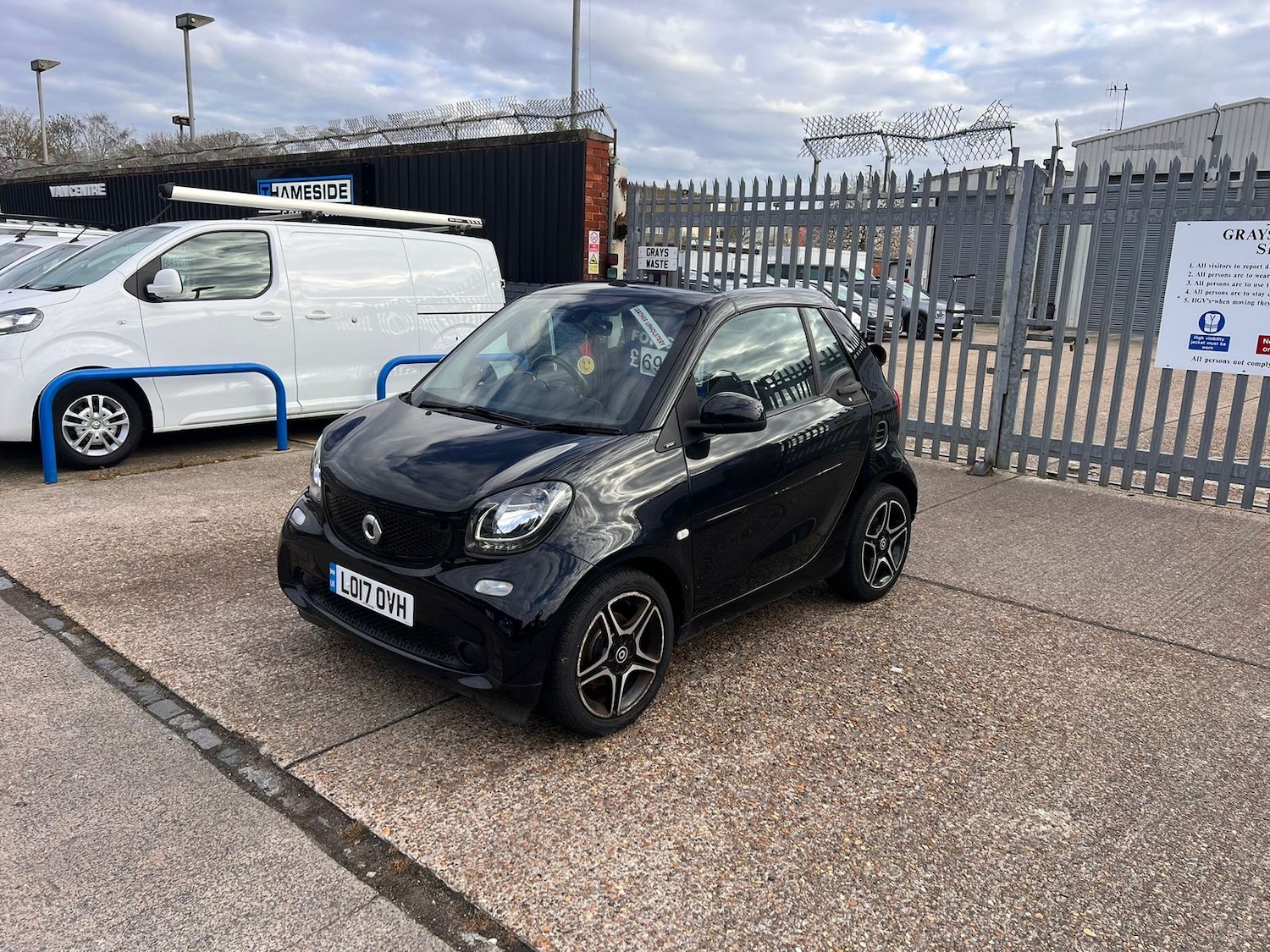 Used smart fortwo 2017 for sale - 78103126: Photo 24