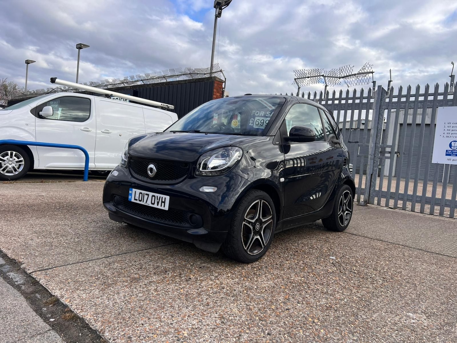 Used smart fortwo 2017 for sale - 78103126: Photo 3