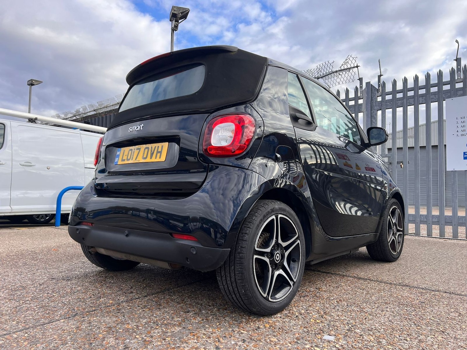 Used smart fortwo 2017 for sale - 78103126: Photo 34