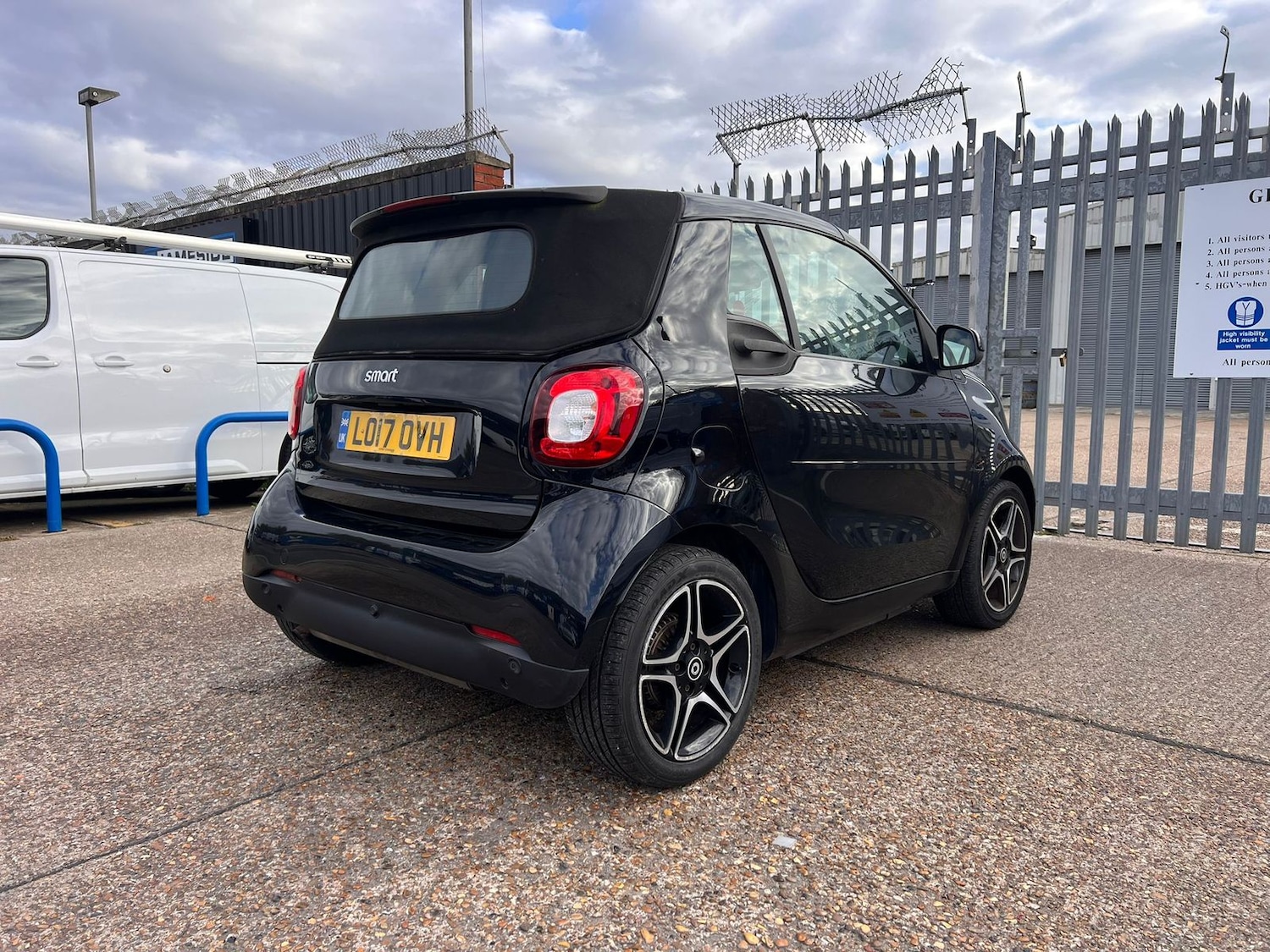 Used smart fortwo 2017 for sale - 78103126: Photo 6
