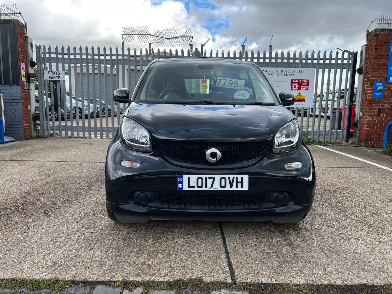 Used smart fortwo 2017 for sale - 77205823: Photo 2