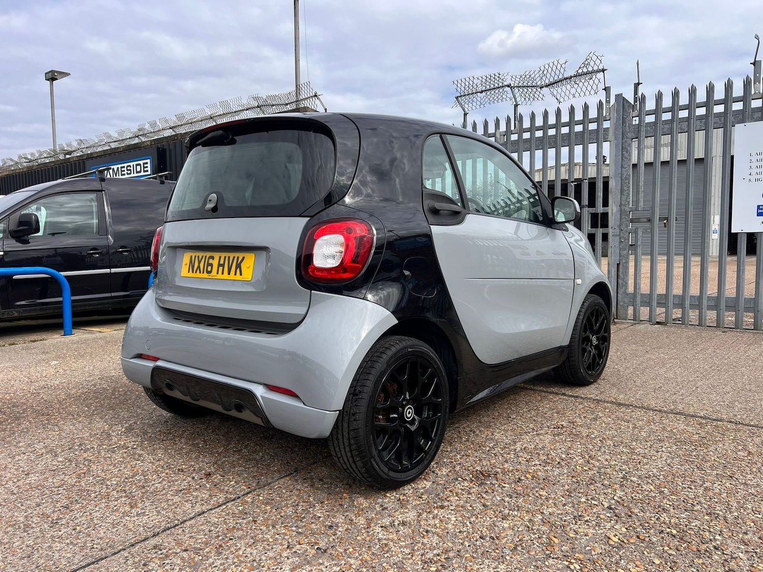 Used smart fortwo 2016 for sale - 78103149: Photo 6