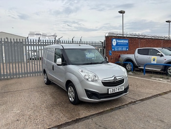 Used Vauxhall Combo 2017 for sale - 76086573: Photo