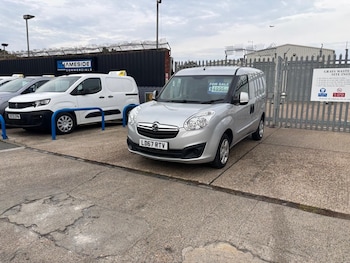 Used Vauxhall Combo 2017 for sale - 76086573: Photo