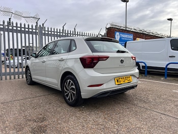 Used Volkswagen Polo 2023 for sale - 77600517: Photo