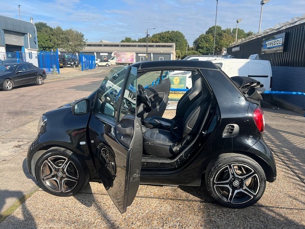 Used smart fortwo 2017 for sale - 75742720: Photo 28