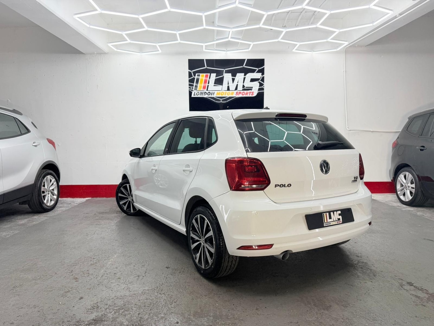 Used Volkswagen Polo 2017 for sale - 76683950: Photo 32